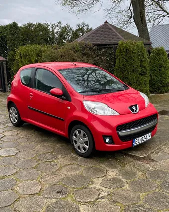 mazowieckie Peugeot 107 cena 18000 przebieg: 147500, rok produkcji 2010 z Sieniawa